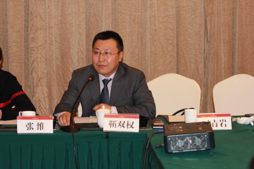 中国房地产营销协会副会长著名房地产律师 先生在会场发言